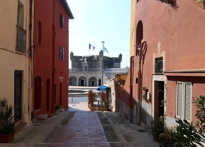 Апартаменти Vue Mer, Balcon Face Port De Garavan, Et Gare A Pied *