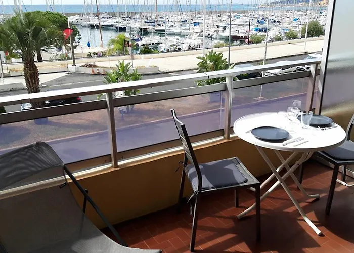 Vue Mer, Balcon Face Port De Garavan, Et Gare A Pied Апартаменти