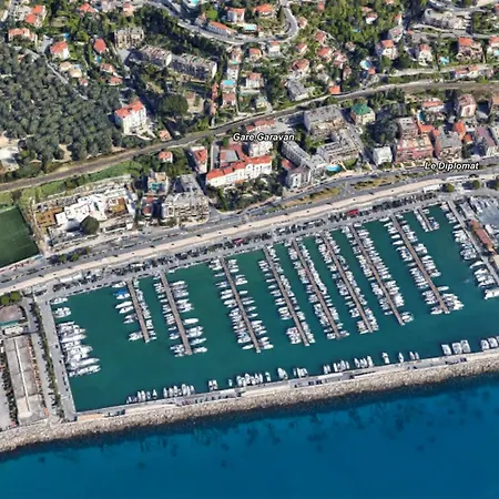 Vue Mer, Balcon Face Port De Garavan, Et Gare A Pied Apartman