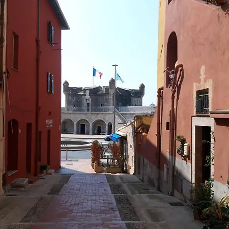 Apartmán Vue Mer, Balcon Face Port De Garavan, Et Gare A Pied *