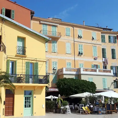 Vue Mer, Balcon Face Port De Garavan, Et Gare à Pied