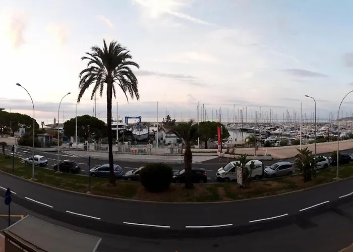 Vue Mer, Balcon Face Port De Garavan, Et Gare A Pied 公寓 *